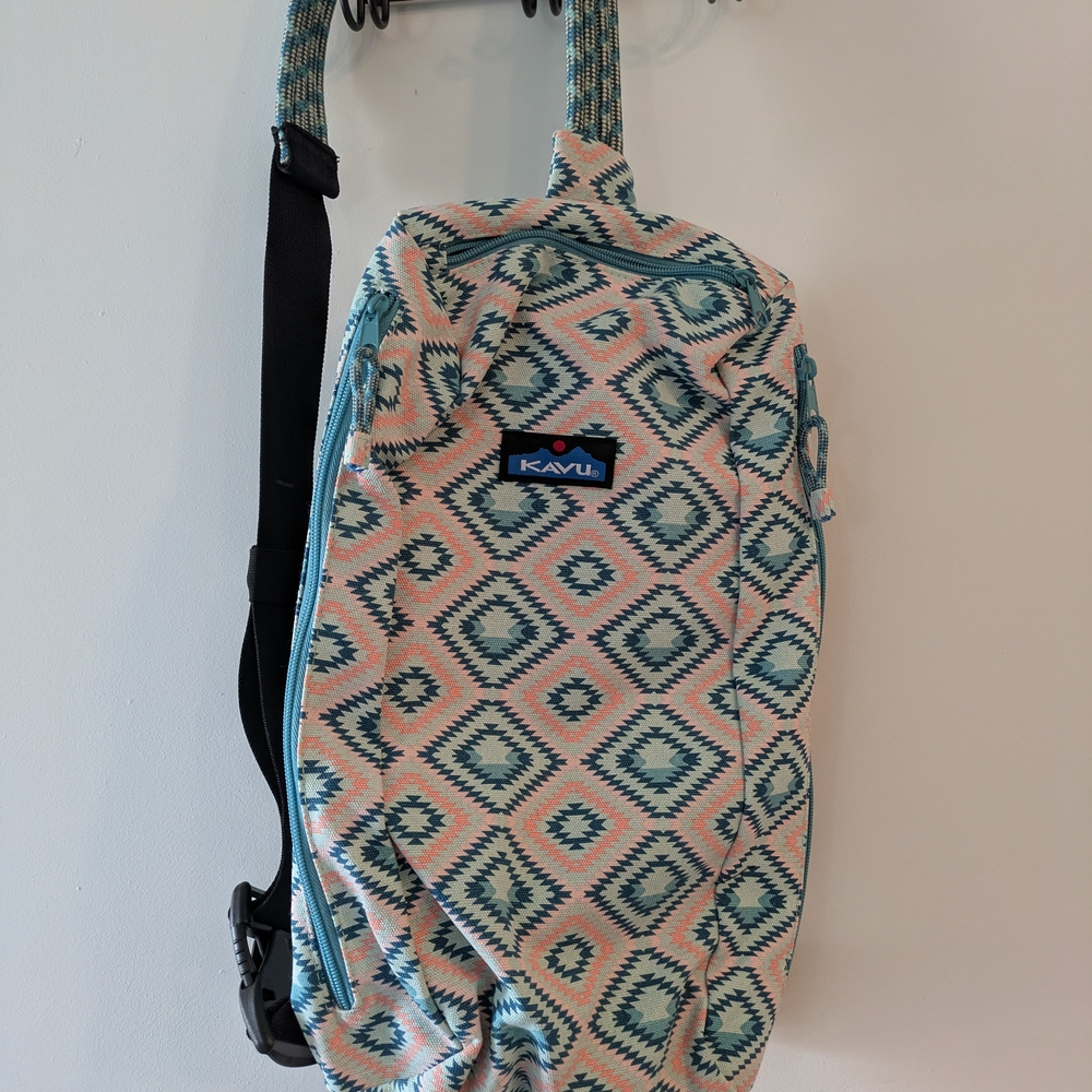 KAVU Women's Patterned Sling Bag - Blue and Cream